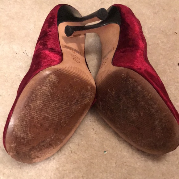 Red velvet pump with side bow - Picture 4 of 4